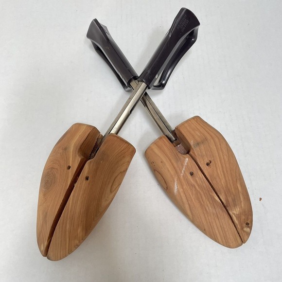 "Travel Tree" Men's Cedar Wood Shoe Trees, Size 5, Rochester Shoe Keepers, Exc. - Picture 2 of 7